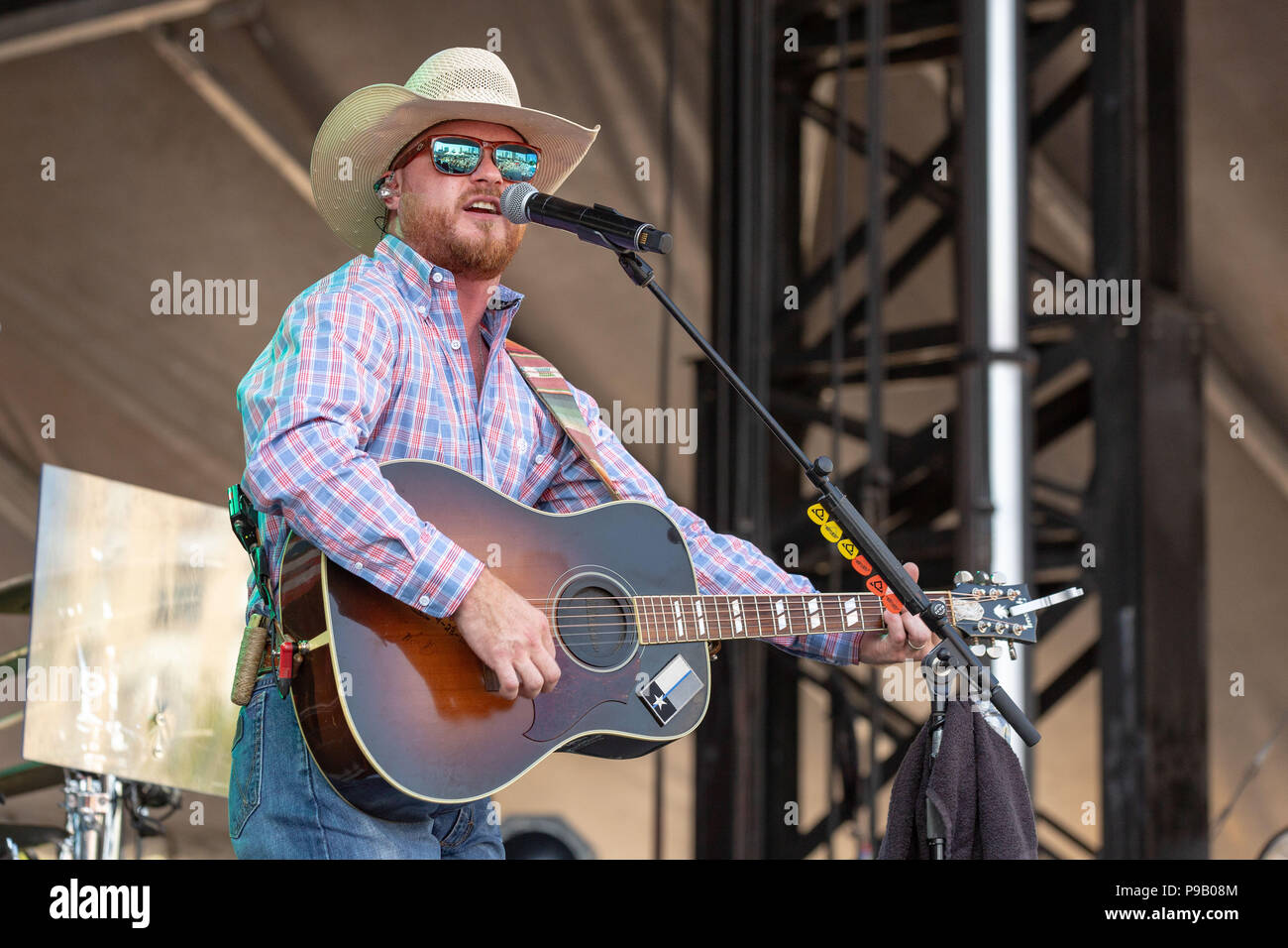 Cody johnson concert hi-res stock photography and images - Alamy