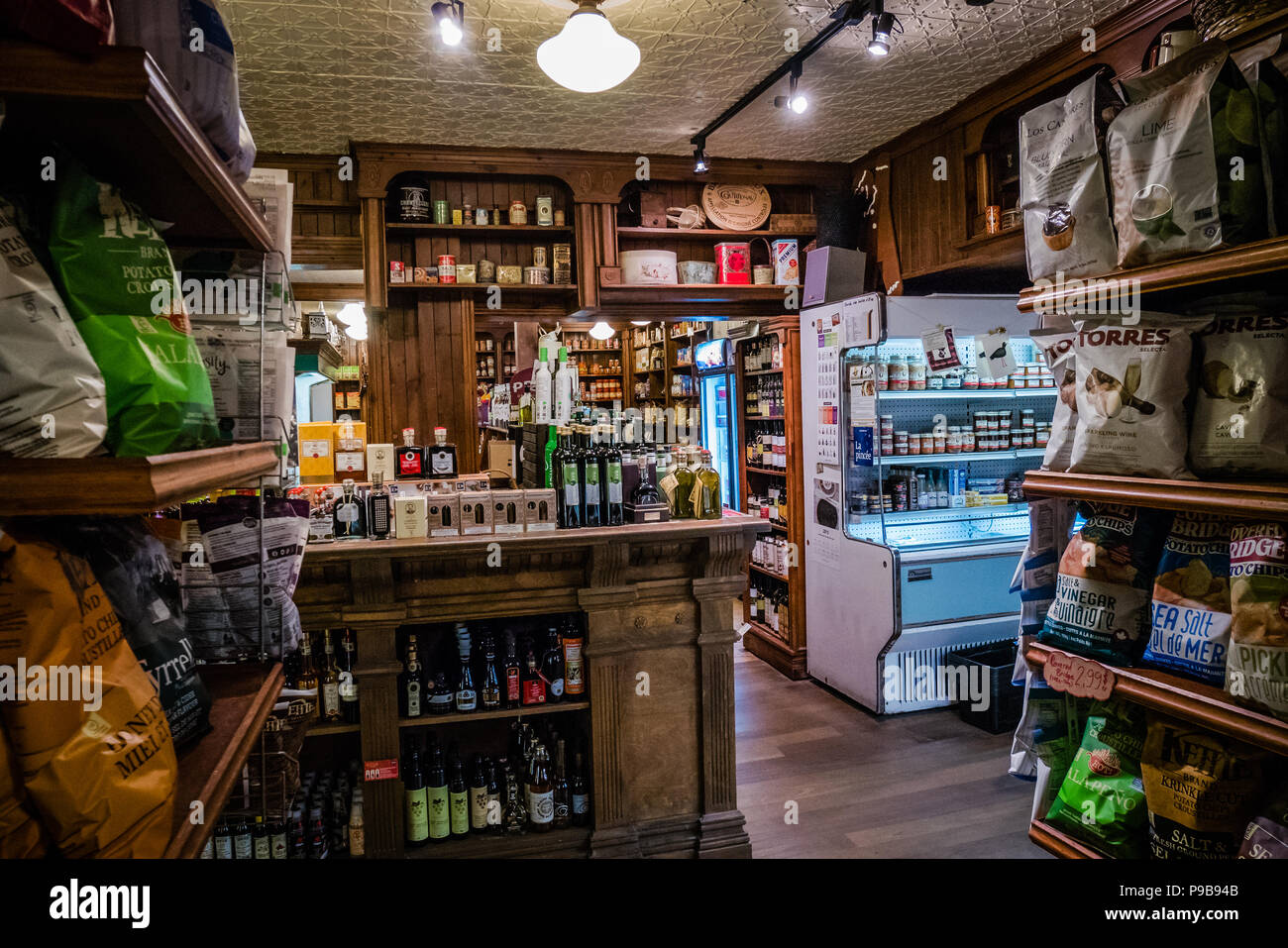 Grocery store interior hires stock photography and images Alamy
