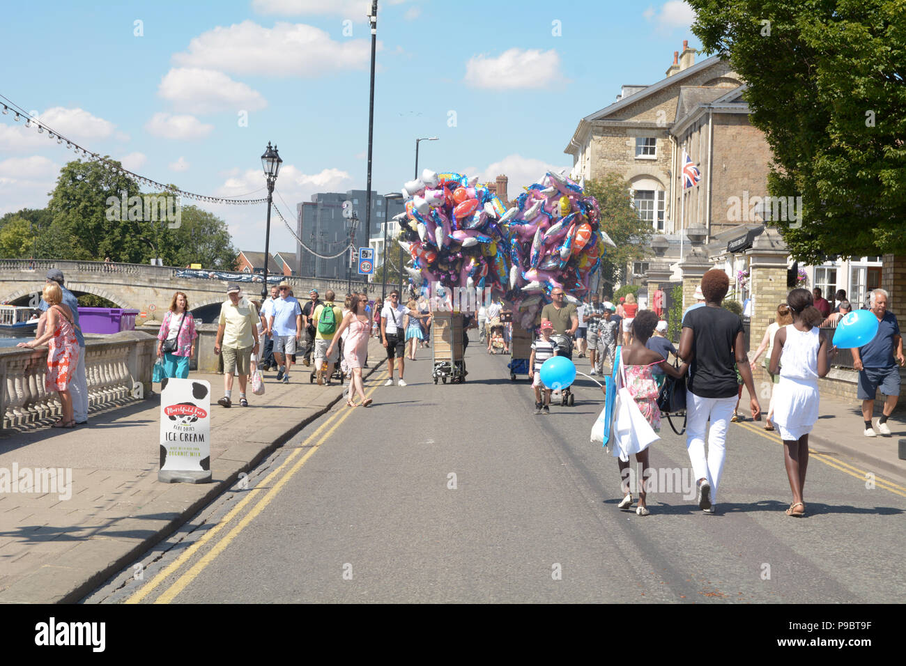 attend, balloon, Bedford, Bedfordshire, biannual, buy, children, enjoy