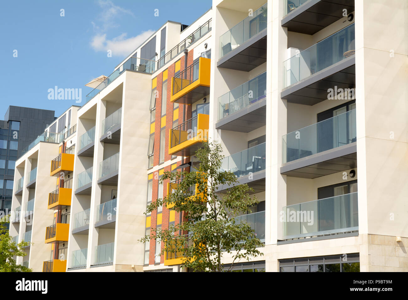 Modern Riverside Building Modern apartment building river hi-res stock photography and images - Alamy