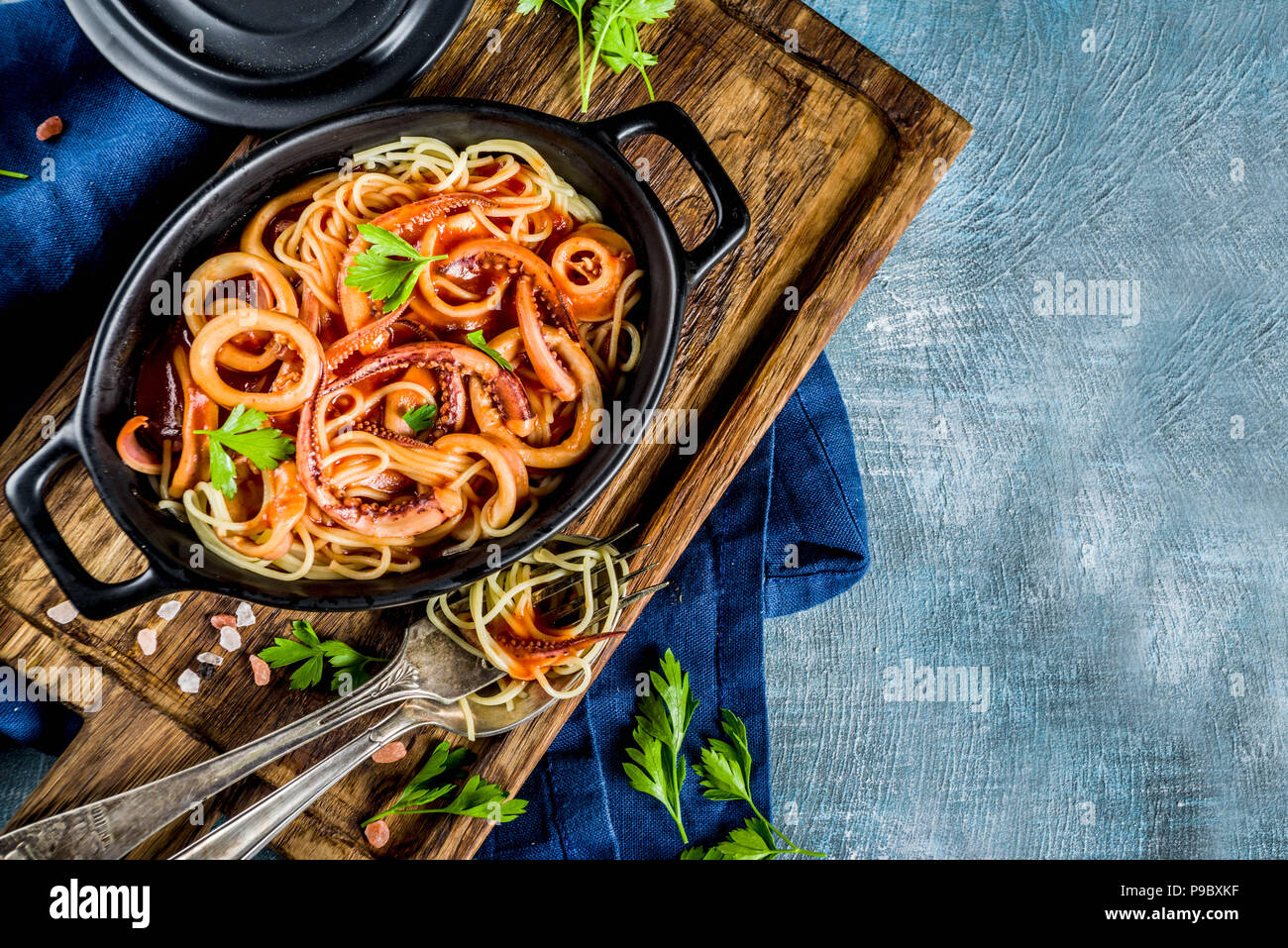 Italian cuisine, Calamari Fra Diavolo, spaghetti pasta marinara with