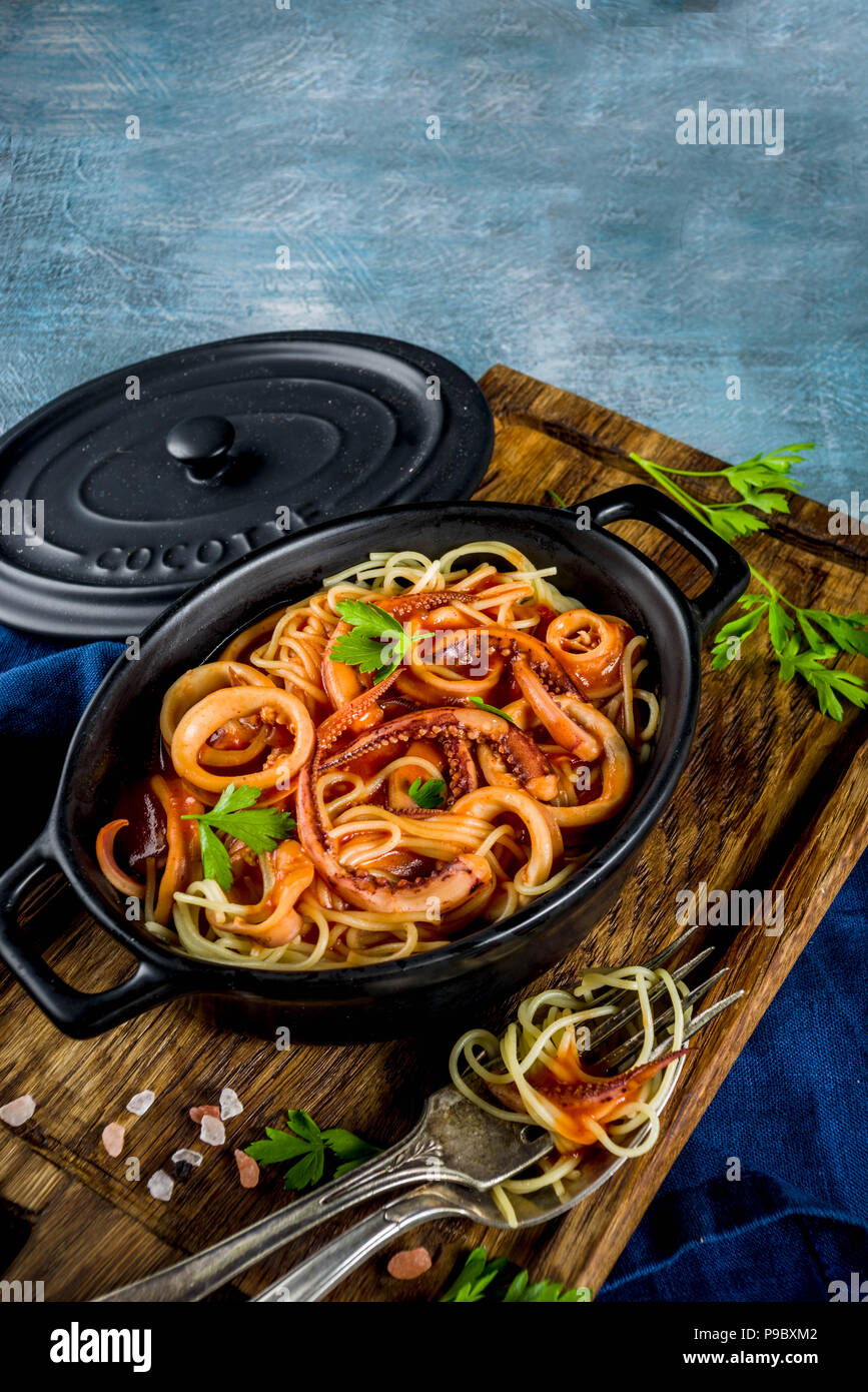 Italian cuisine, Calamari Fra Diavolo, spaghetti pasta marinara with