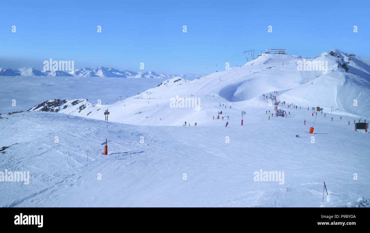 ski, snowboard, snow, alpine, mountains, summit, frozen, piste, slope, track, downhill, skiing, snowboarding, activity, Alps, 3 Valleys, France, lift, Stock Photo