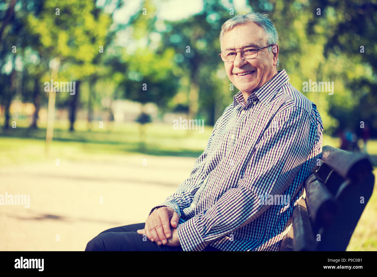 Happy smile portrait senior hi-res stock photography and images - Alamy