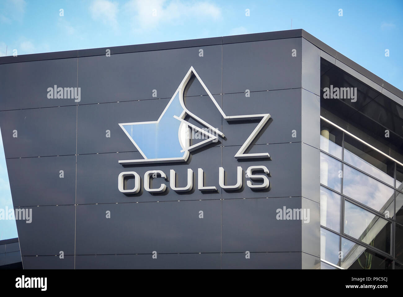 WETZLAR, GERMANY- MARCH 25, 2018: OCULUS Logo on a facade at OCULUS  headquarters in Wetzlar Dutenhofen Stock Photo - Alamy