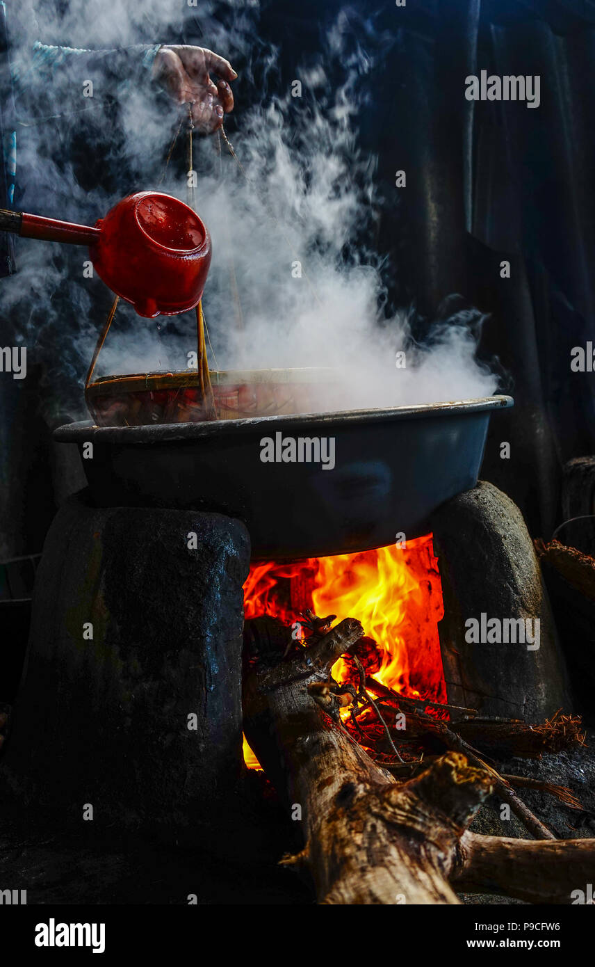 Boiling Fish Stock Boiling fish stove hi-res stock photography and images - Alamy