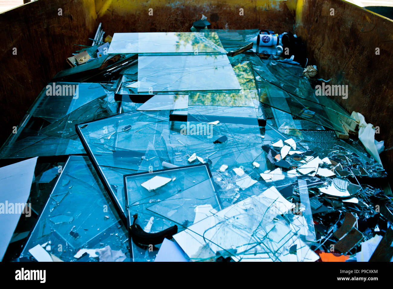 Full skip hires stock photography and images Alamy