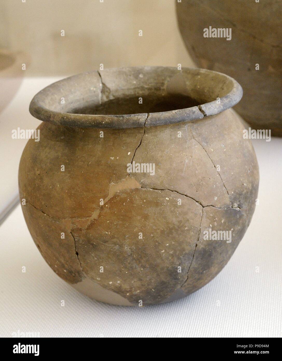 Cooking pot. 5th century AD. Ceramics. Coming from the late-Roman dump of Vila-Roma. Spain. National Archaeological Museum. Tarragona. Catalonia, Spain. Stock Photo