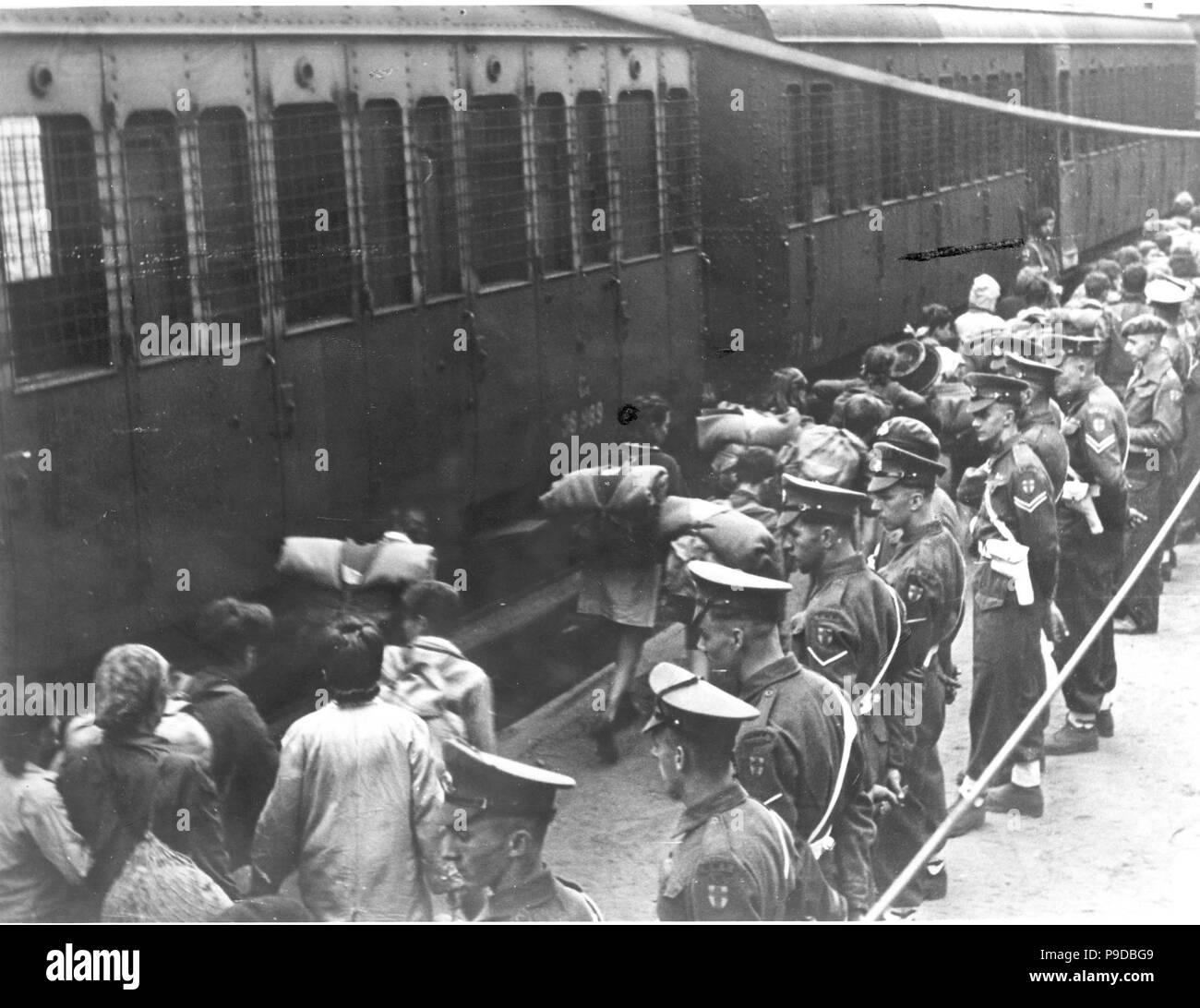 Refugees from the ship Exodus 1947 (President Warfield) getting onto trucks before they are sent back to DP camps, September 47. Museum: YAD VASHEM. Stock Photo