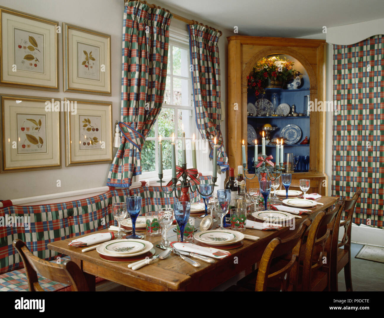 Red white check curtains hi-res stock photography and images - Alamy