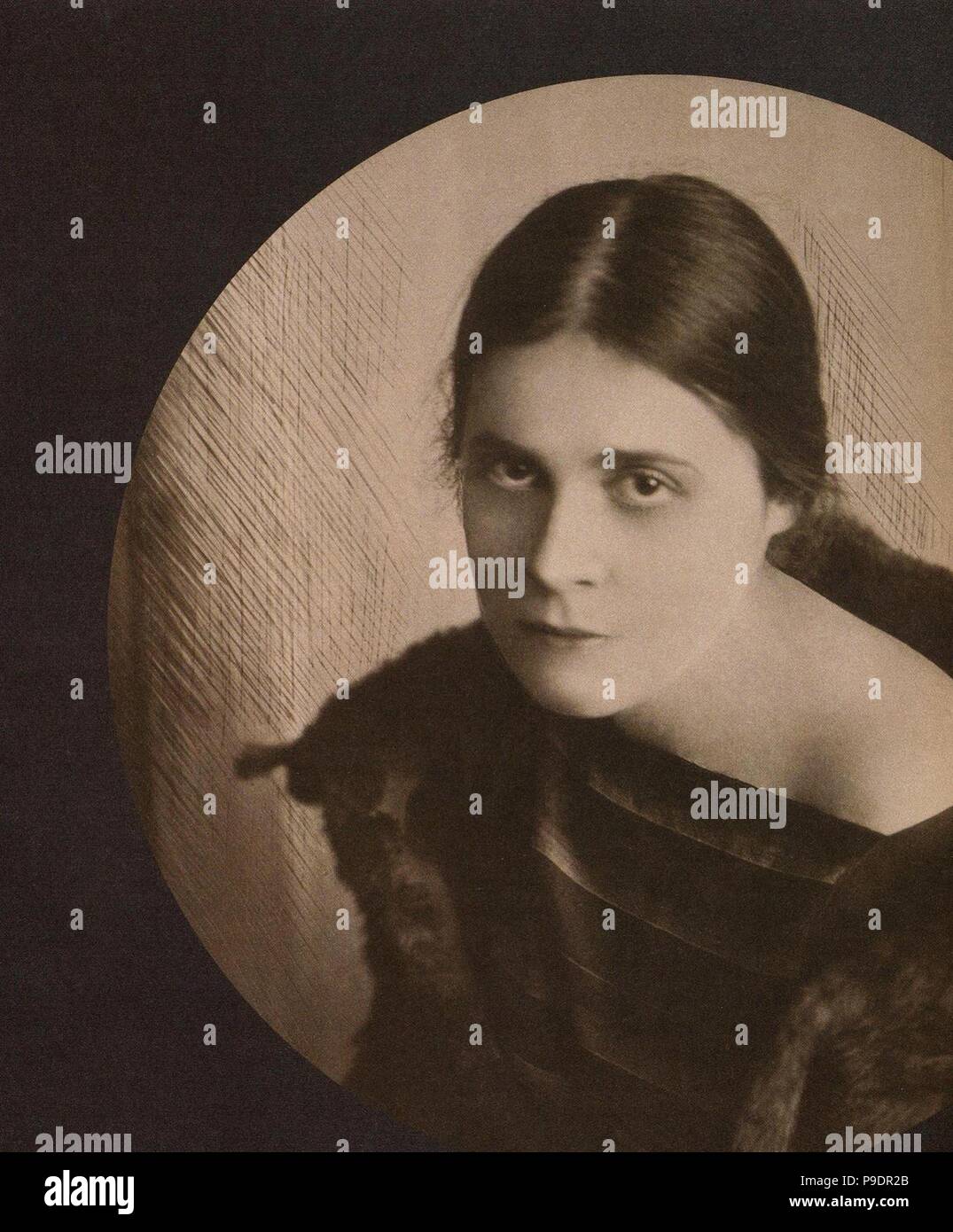 Qopqoqni yalashga majbur Yosh, chiroyli rus geylari ishtirokidagi porno jinsiy aloqa videolarini tomosha qiling.