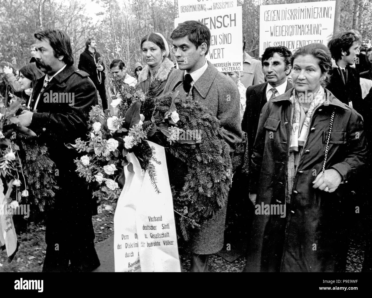 Bergen-Belsen, Germany, 27.10.1979 - Memorial event to the persecution of Sinti and Roma in the Third Reich in the memorial of the Bergen-Belsen concentration camp. Photo center: ROMANI ROSE. Photo right: SIMONE VEIL, former inmate in the Bergen-Belsen concentration camp and former president of the European Parliament.  (digital image from a b/w-film-negative) Stock Photo