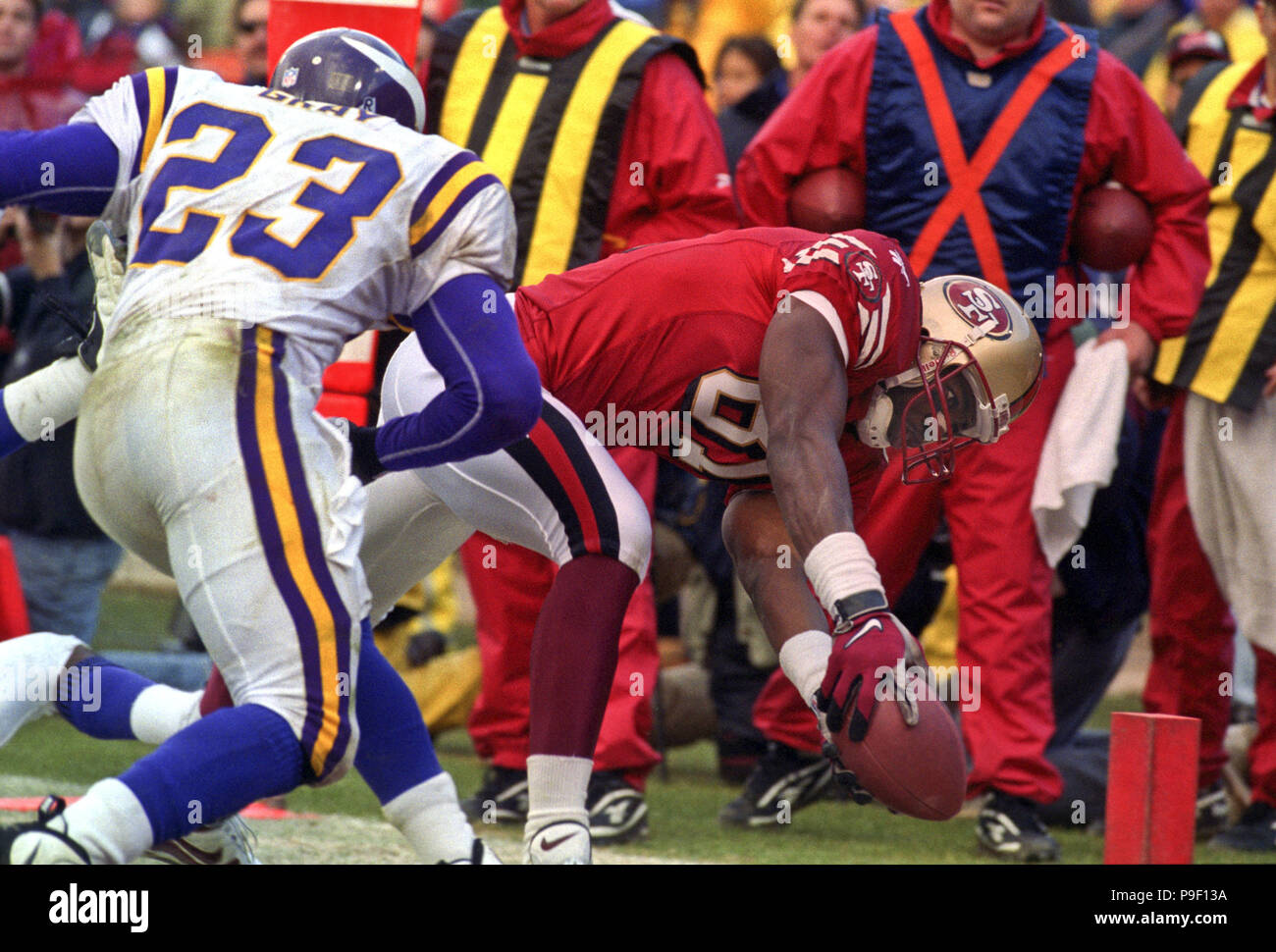 San Francisco, California, USA. 1st Jan, 1989. San Francisco 49ers vs  Minnesota Vikings at Candlestick Park Sunday, January 1, 1989. 49ers Beat  Vikings 34-19, Division Playoff. San Francisco defensive back Tim McKyer (