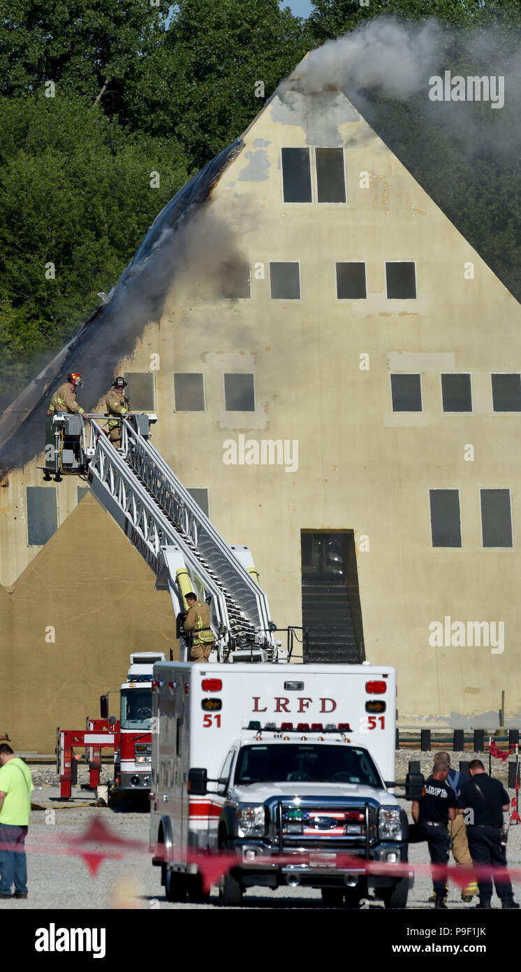 Pyramid house illinois hires stock photography and images Alamy