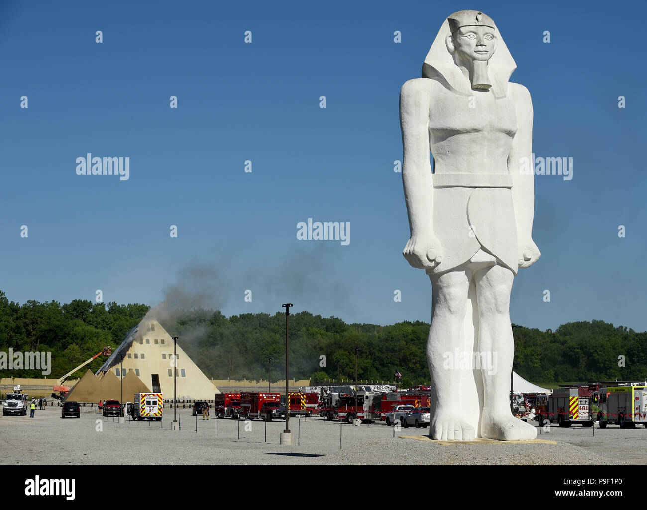Pyramid house illinois hires stock photography and images Alamy