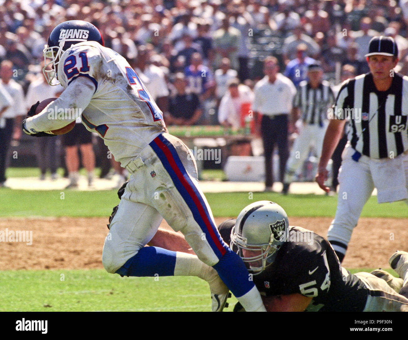 San Francisco, California, USA. 20th Jan, 1991. San Francisco 49ers vs New  York Giants at Candlestick Park Saturday, January 20, 1991. Giants beat  49ers 15-13. Giants linebacker Lawrence Taylor (56) rushes 49er