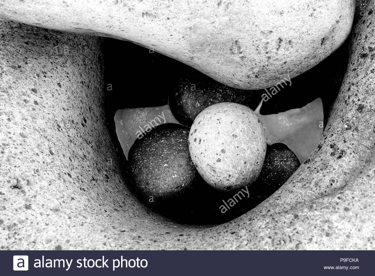 Black And White Pebbles Stock Photos & Black And White Pebbles Stock ...