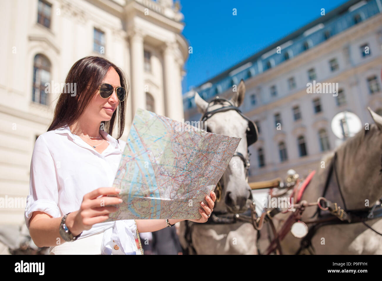 Most beautiful austrian women. Венский девушки. Венский девушки. Туристы в вене. Венский девушки.