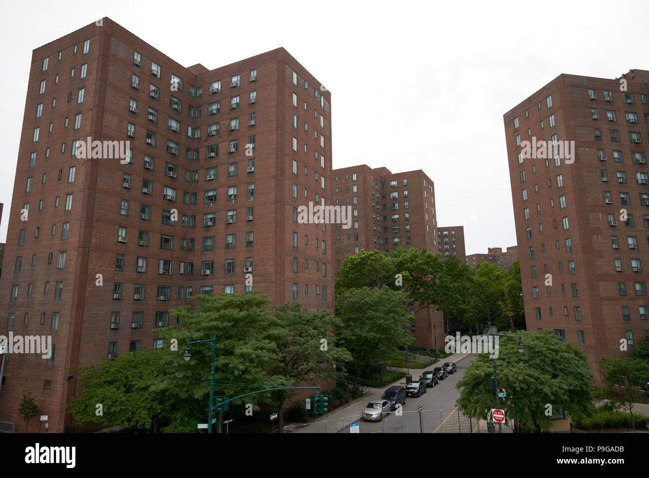 Apartement complex hires stock photography and images Alamy