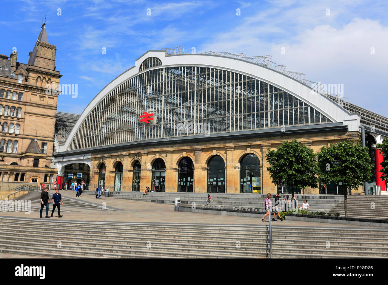 Liverpool Train Liverpool Lime Street railway station, Lime Street, Liverpool ...