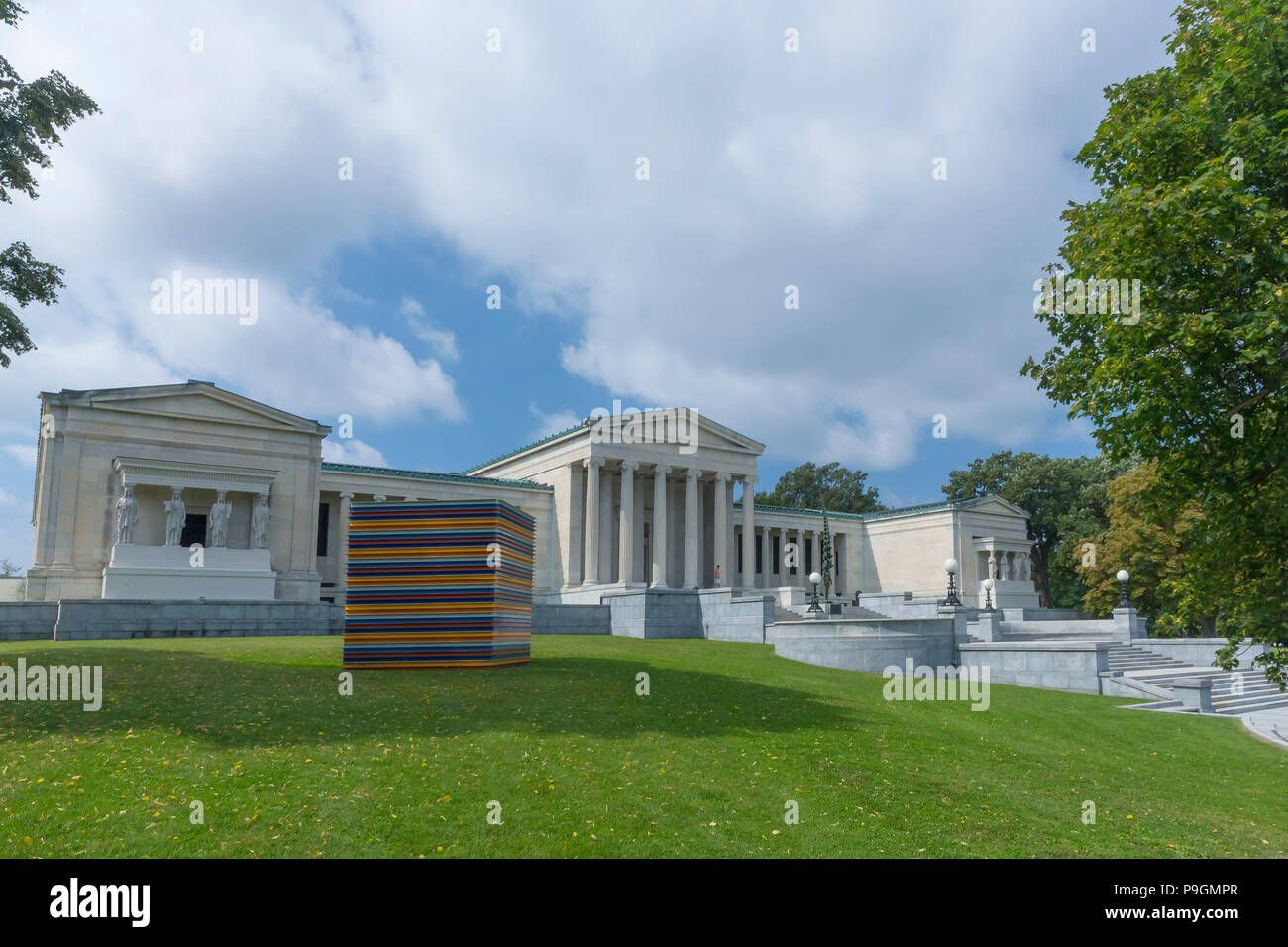 Exterior of Albright-Knox Art Gallery with Stacked Revision Structure, Liam Gillick, 2005, Buffalo, New York, USA, North America Stock Photo