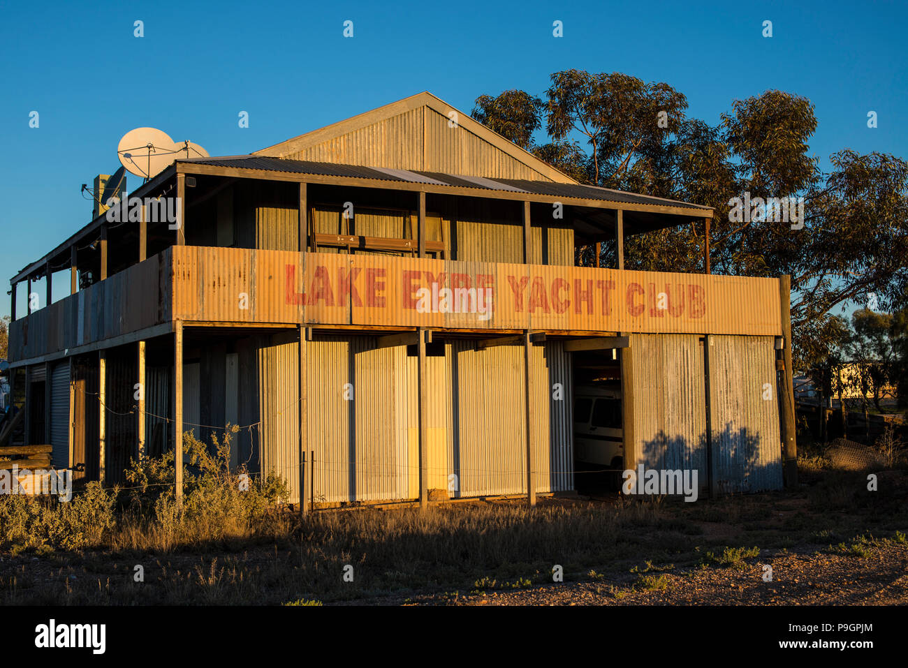 the lake eyre yacht club