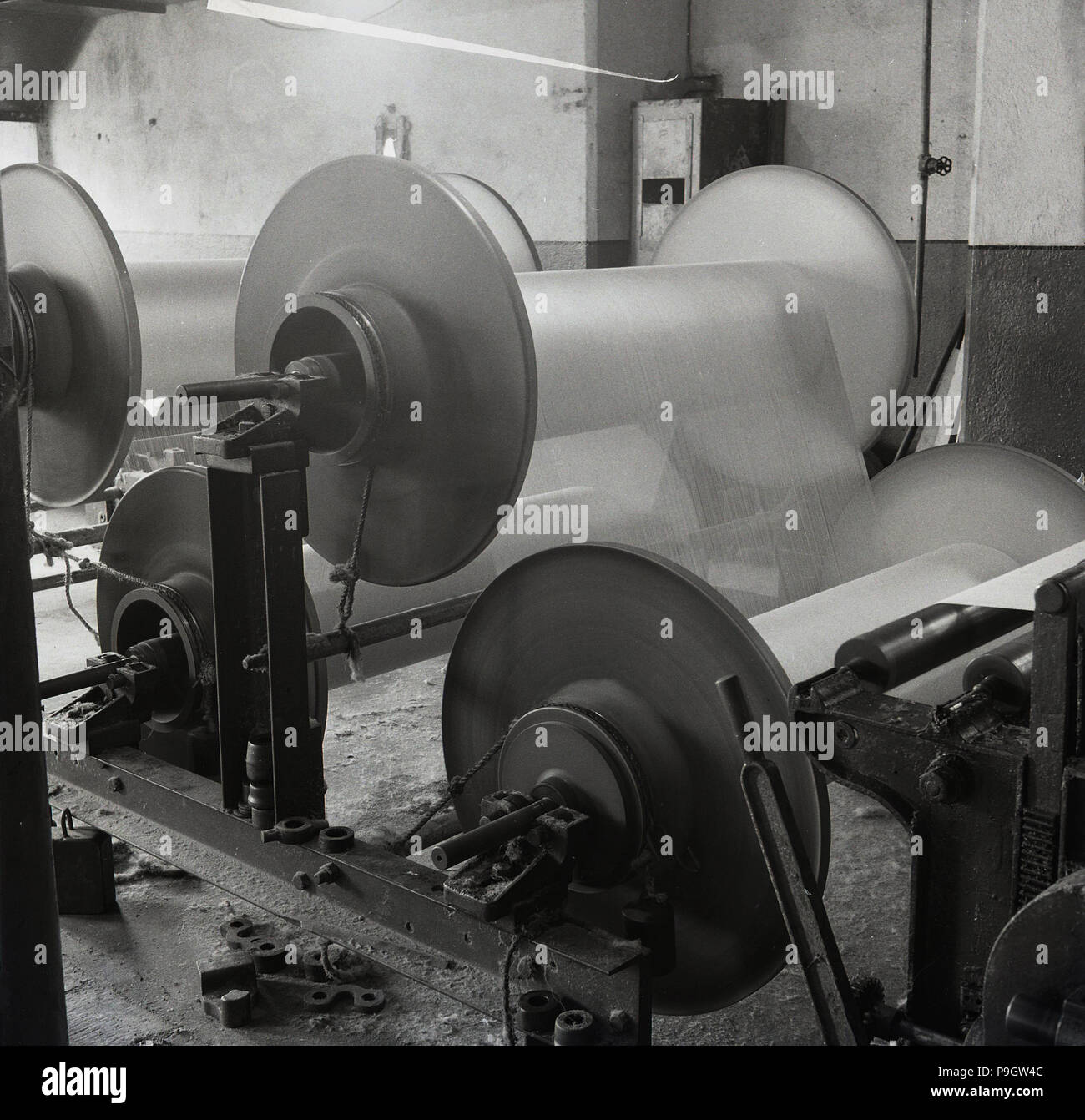 Yarn thread spinning hires stock photography and images Alamy