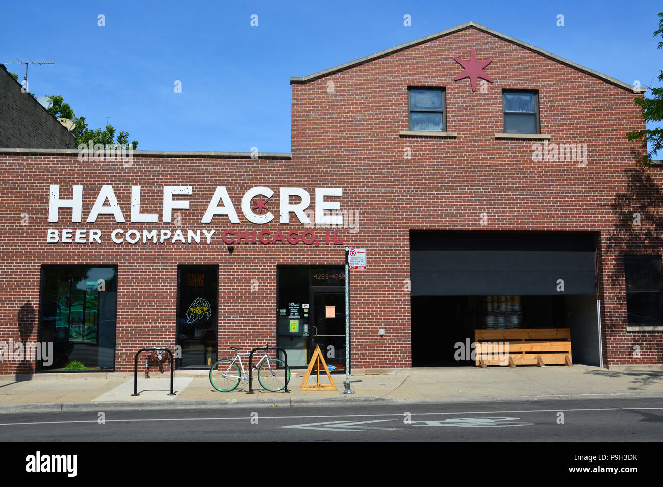 Half Acre is a local craft brewery located in the North Center neighborhood of Chicago Stock Photo