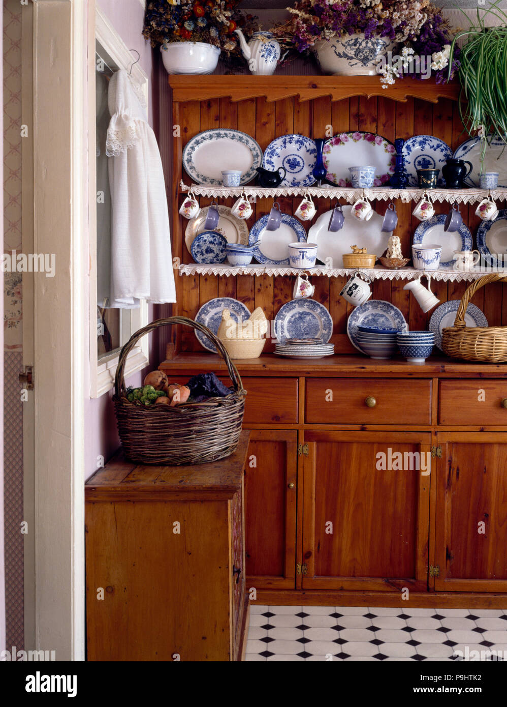 Collection of blue and white china on a pine dresser in a traditional kitchen Stock Photo - Alamy Collection of blue and white china on a pine dresser in a traditional kitchen Stock Photo - Alamy