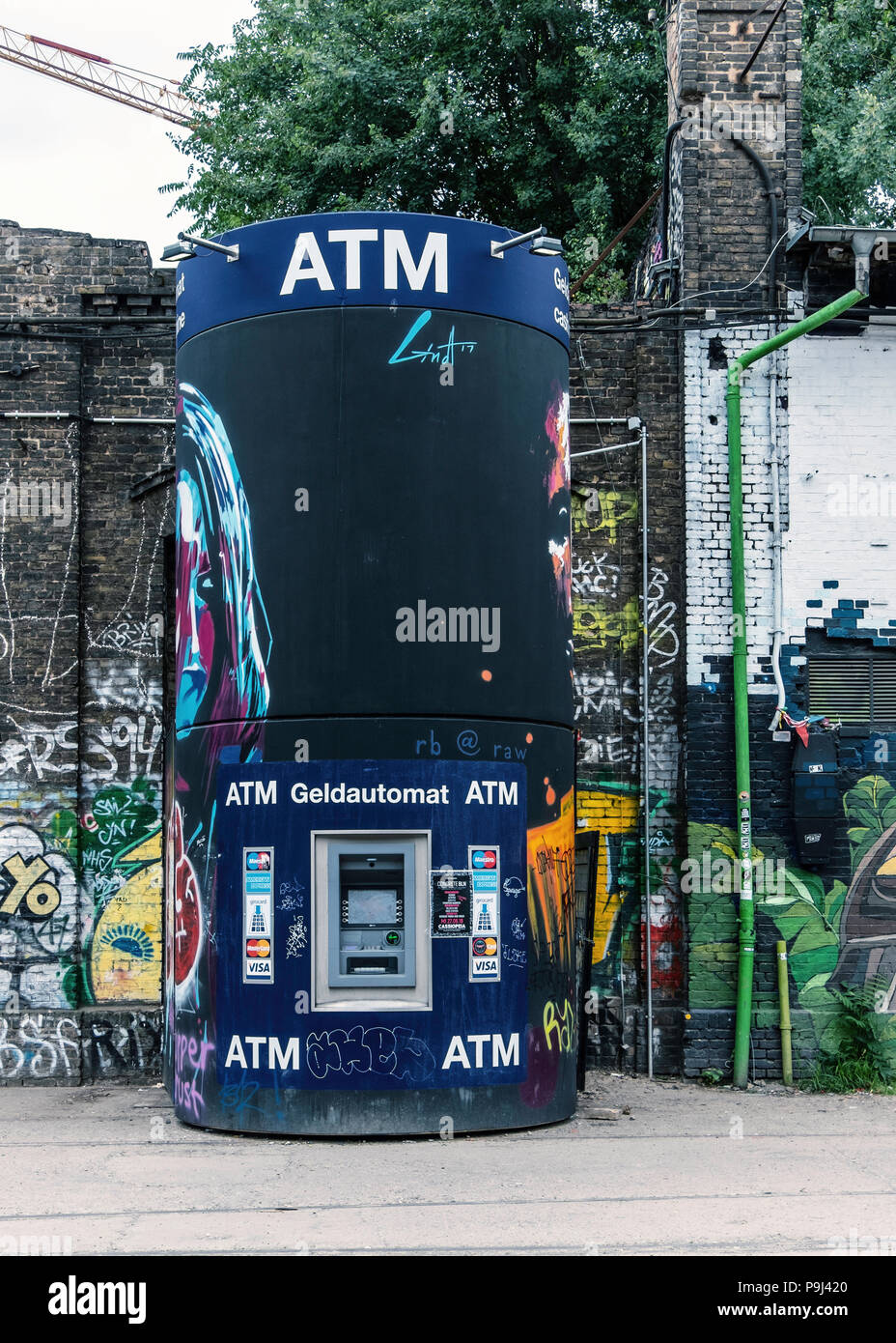Free standing atm hi-res stock photography and images - Alamy