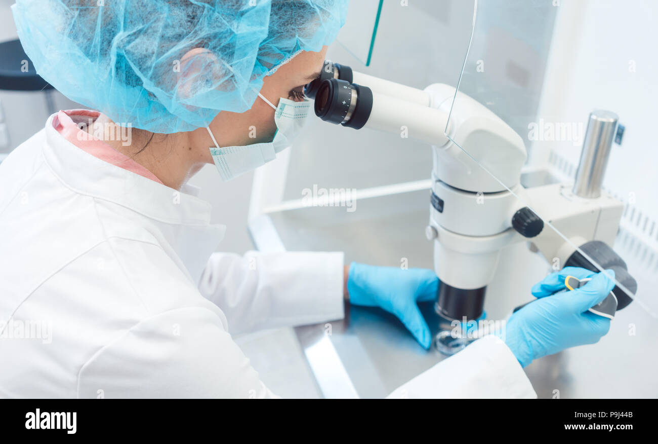 Lab petri dish microscope hi-res stock photography and images - Alamy