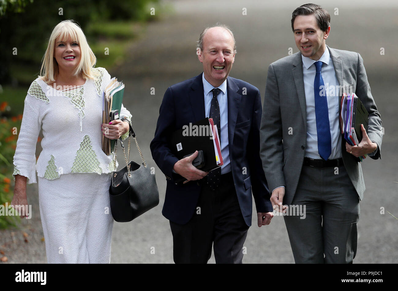 Minister of state for education Mary Mitchell O'Connor, Minister for transport Shane Ross (centre) and Minister for health Simon Harris arriving at Derrynane House, Kerry, for a government cabinet meeting. Stock Photo