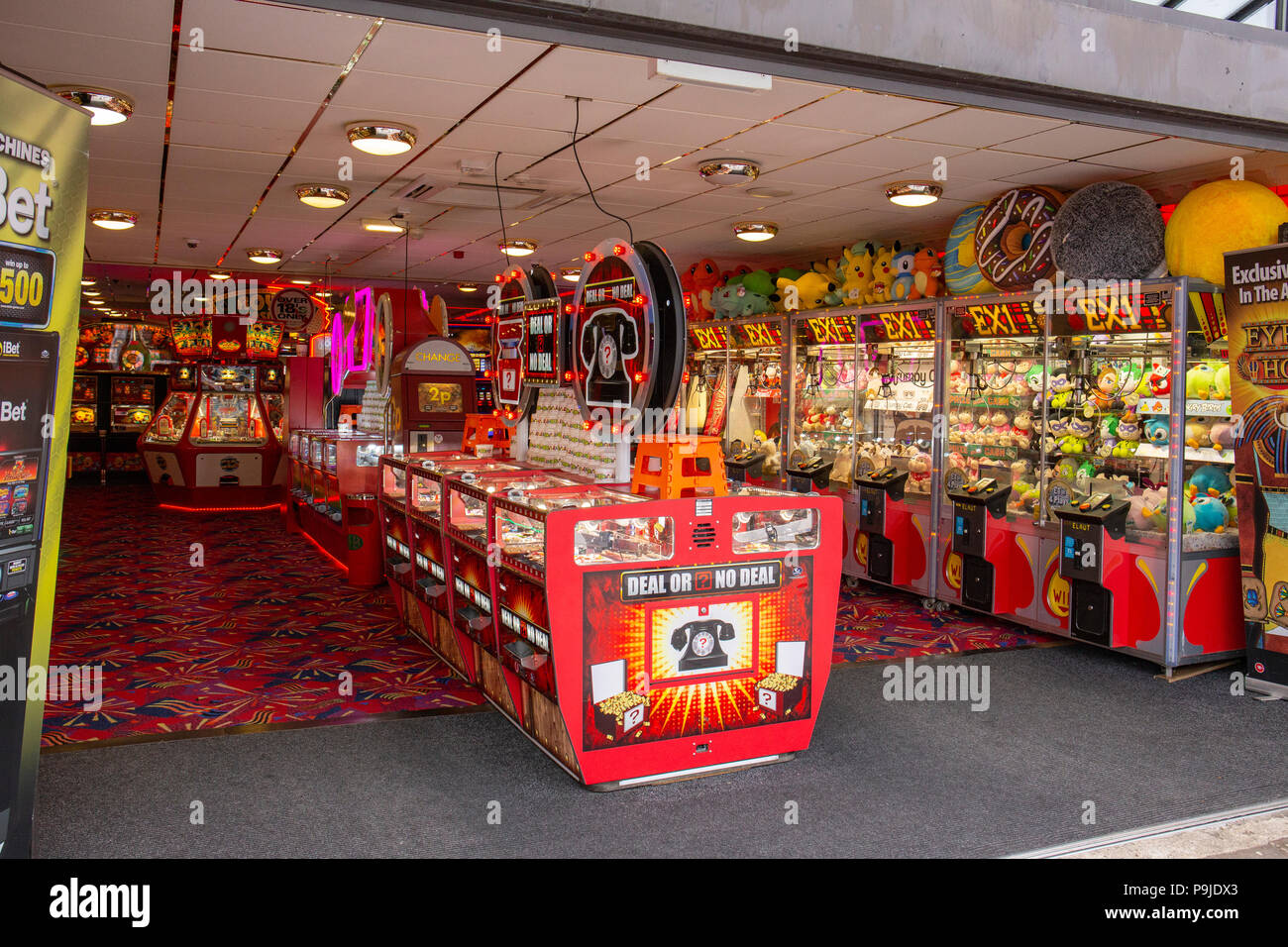 Seaside Amusement Arcade Machines Stock Photos & Seaside Amusement