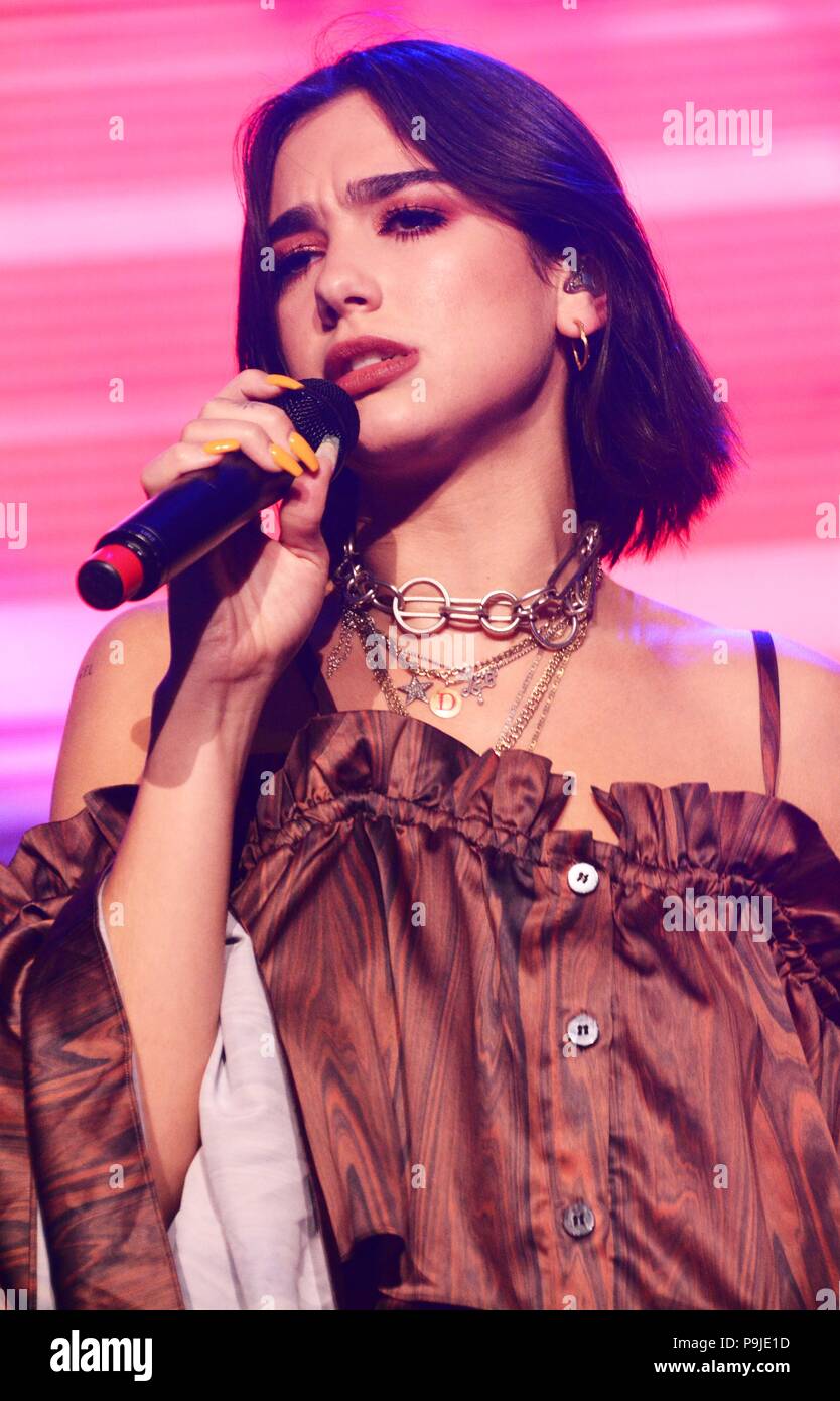 Dua lipa concert hires stock photography and images Alamy