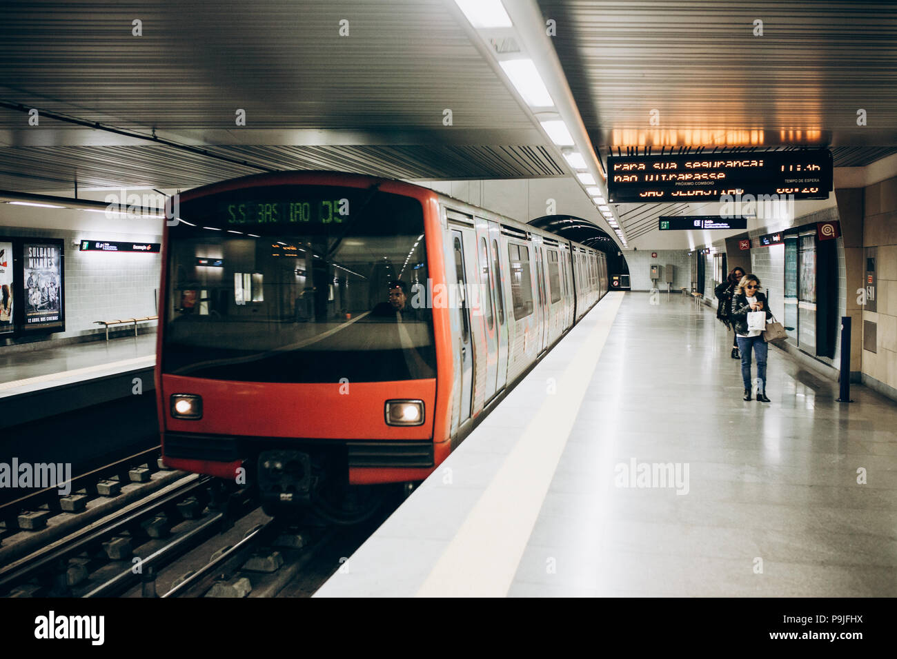 Metro lisboa inside interior hi-res stock photography and images - Alamy