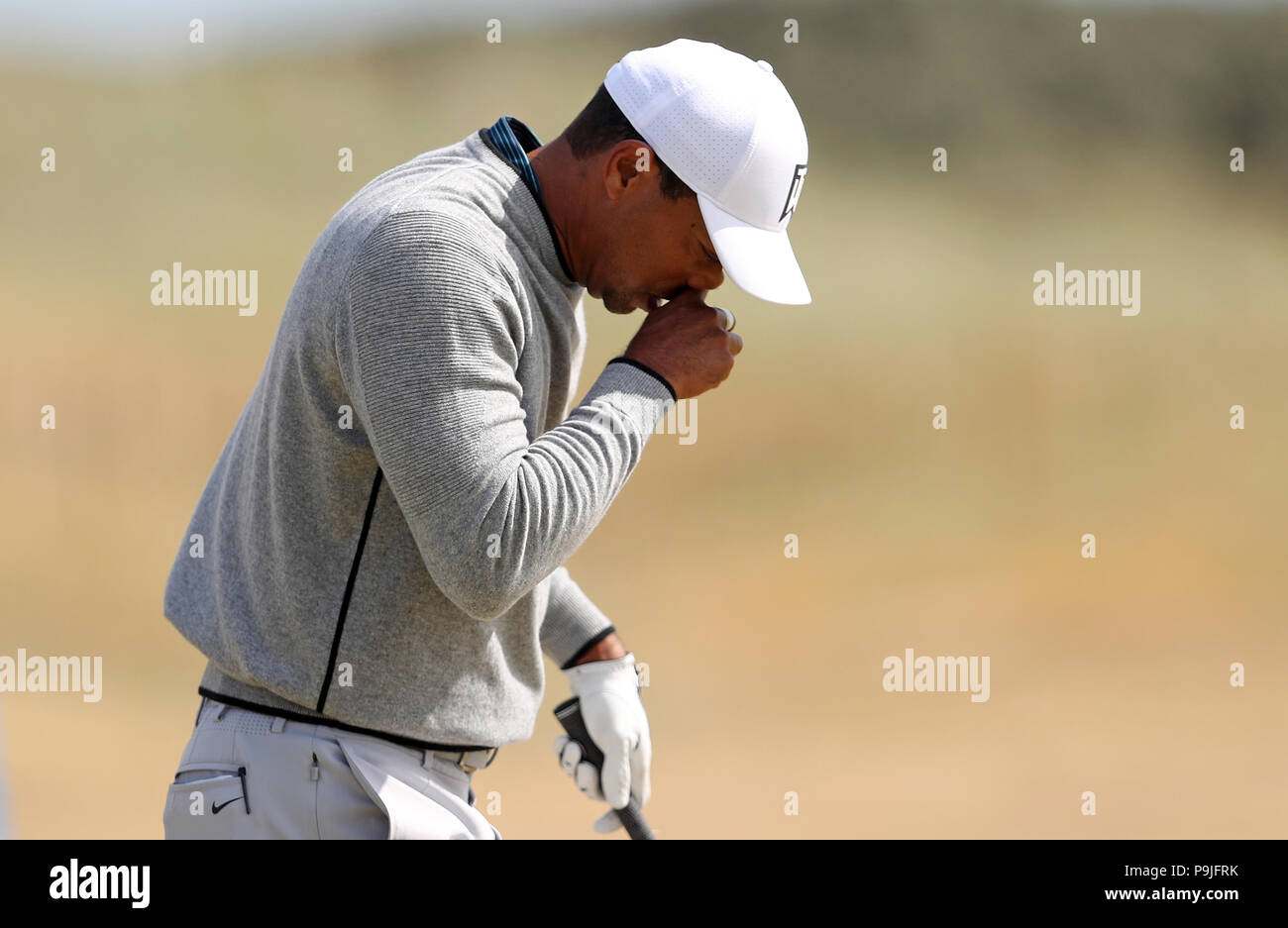 Usas tiger woods on driving range hires stock photography and images