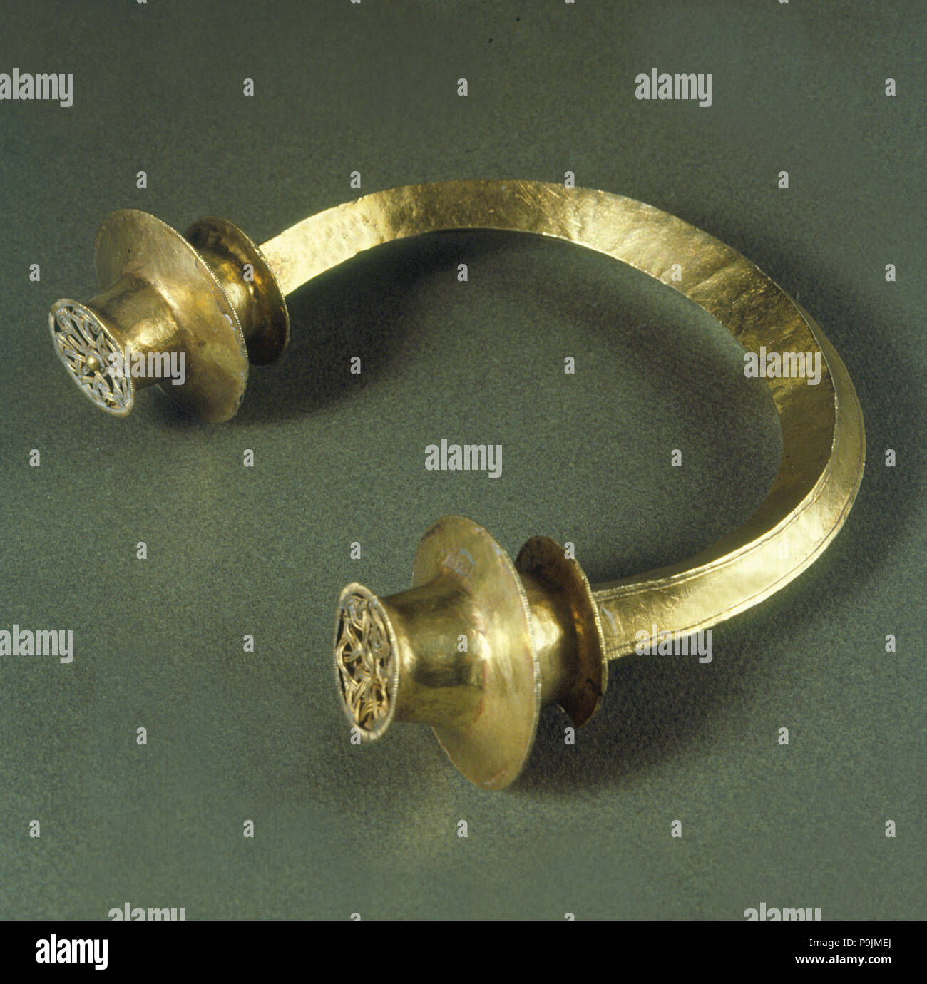 Celtic jewelry hi res stock photography and images Alamy