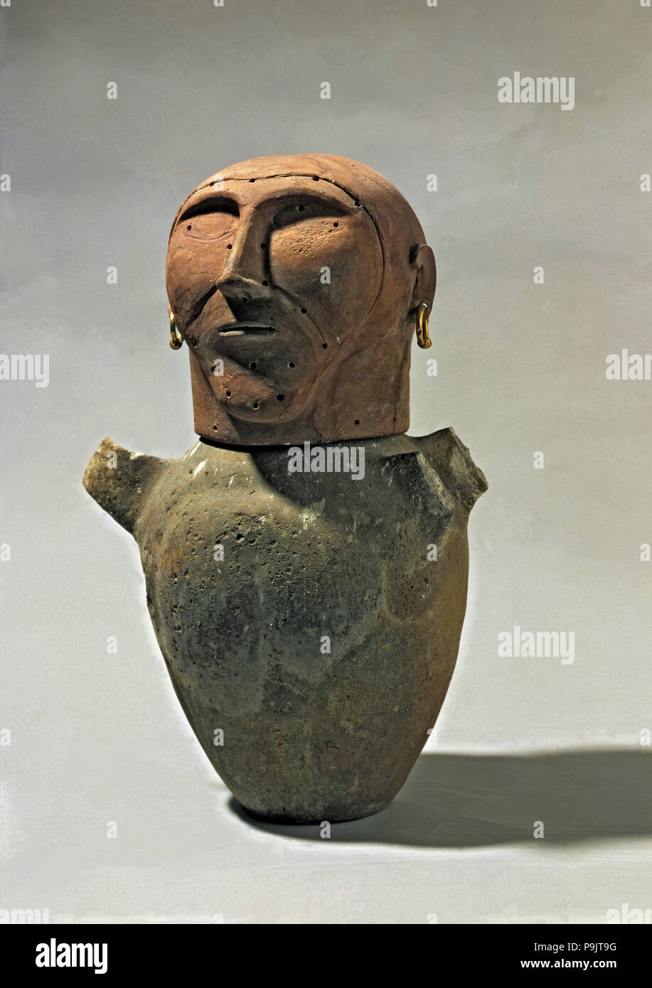 Funerary urn etruscan hires stock photography and images Alamy