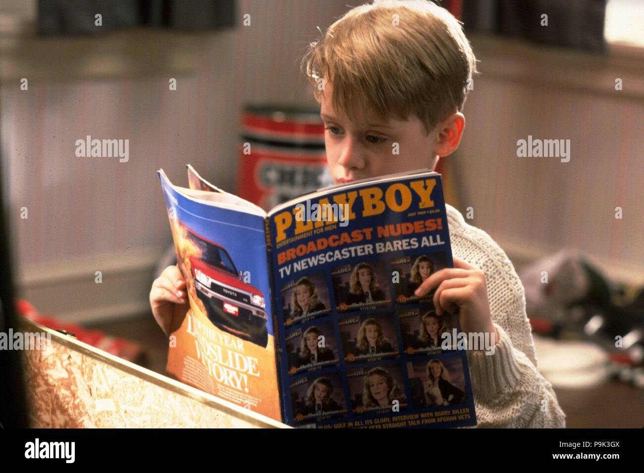 Original Film Title: HOME ALONE.  English Title: HOME ALONE.  Film Director: CHRIS COLUMBUS.  Year: 1990.  Stars: MACAULAY CULKIN. Credit: 20TH CENTURY FOX / Album Stock Photo