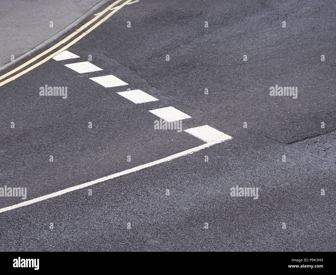 Give way line hi res stock photography and images alamy