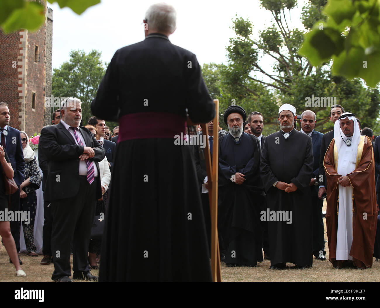 The Archbishop of Canterbury Justin Welby speaking, during the visit of the Grand Imam of al-Azhar al-Sharif, Dr Mohamed Sayed Tantawy speaks at Lambeth Palace, London. The occasion celebrates the Emerging Peacemakers Forum - which has come to fruition due to the Anglican Communion and from Al-Azhar Al-Sherif dialogue committee. Stock Photo