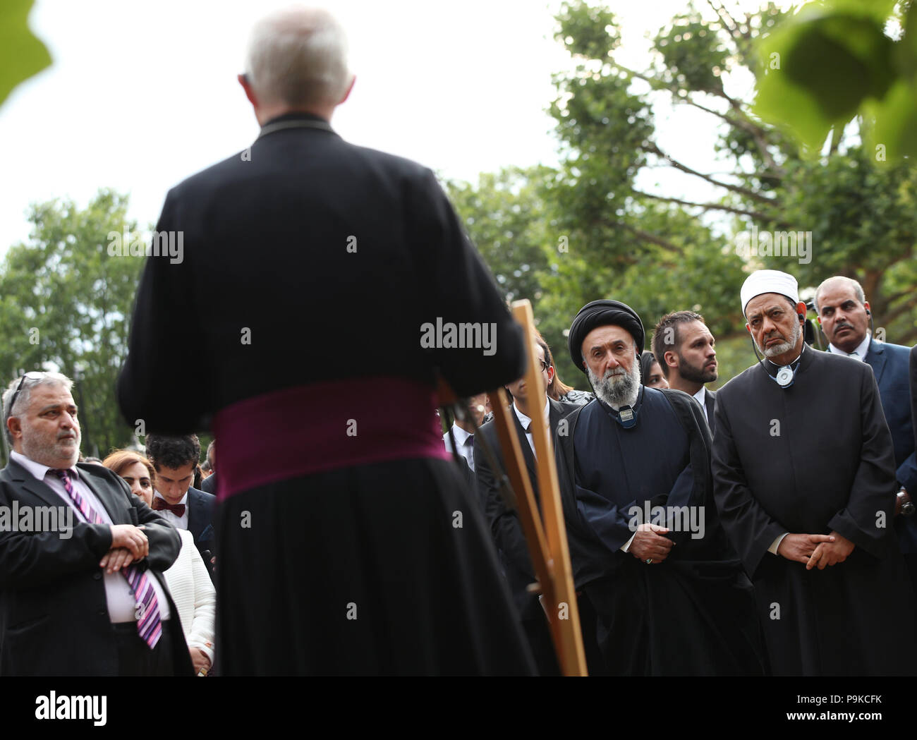 The Archbishop of Canterbury Justin Welby speaking, during the visit of the Grand Imam of al-Azhar al-Sharif, Dr Mohamed Sayed Tantawy speaks at Lambeth Palace, London. The occasion celebrates the Emerging Peacemakers Forum - which has come to fruition due to the Anglican Communion and from Al-Azhar Al-Sherif dialogue committee. Stock Photo