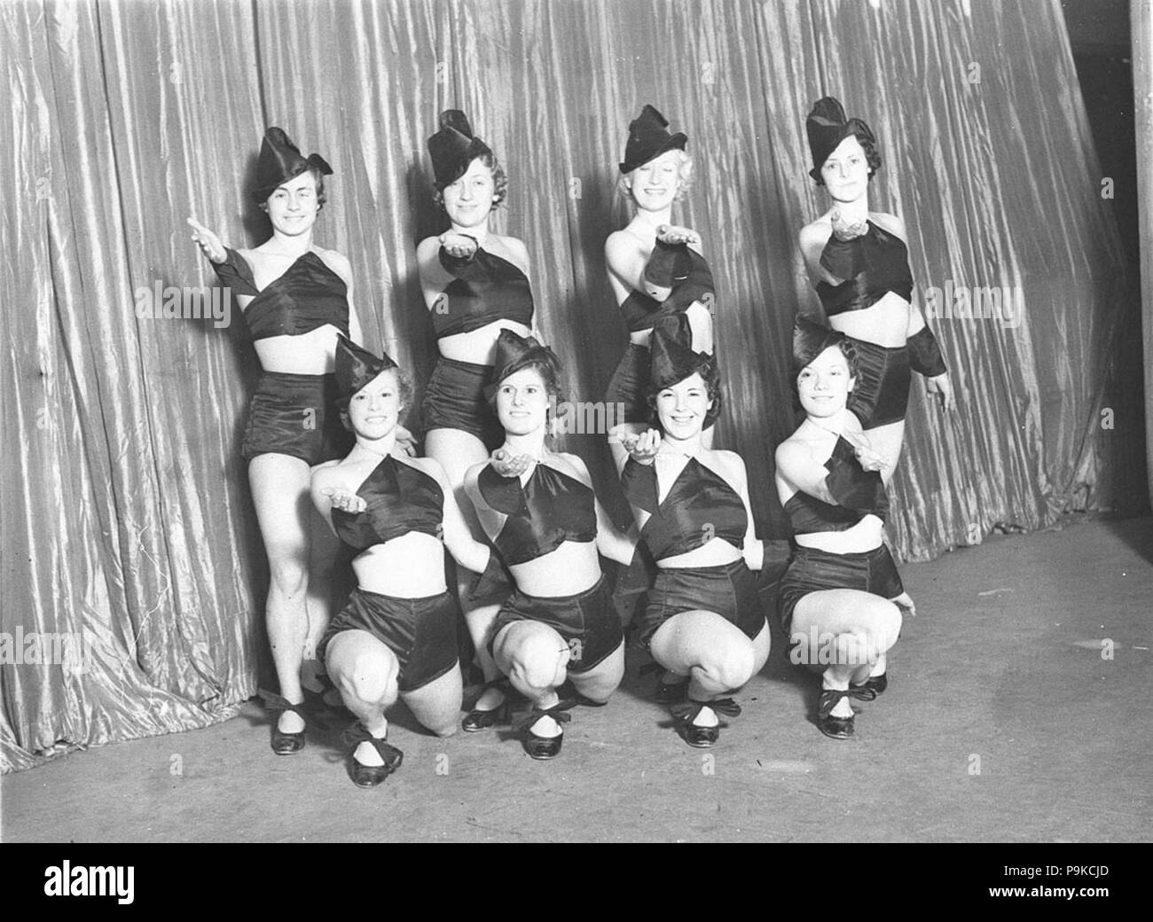 266 SLNSW 43914 Ballet girls pose for publicity pictures Stock Photo