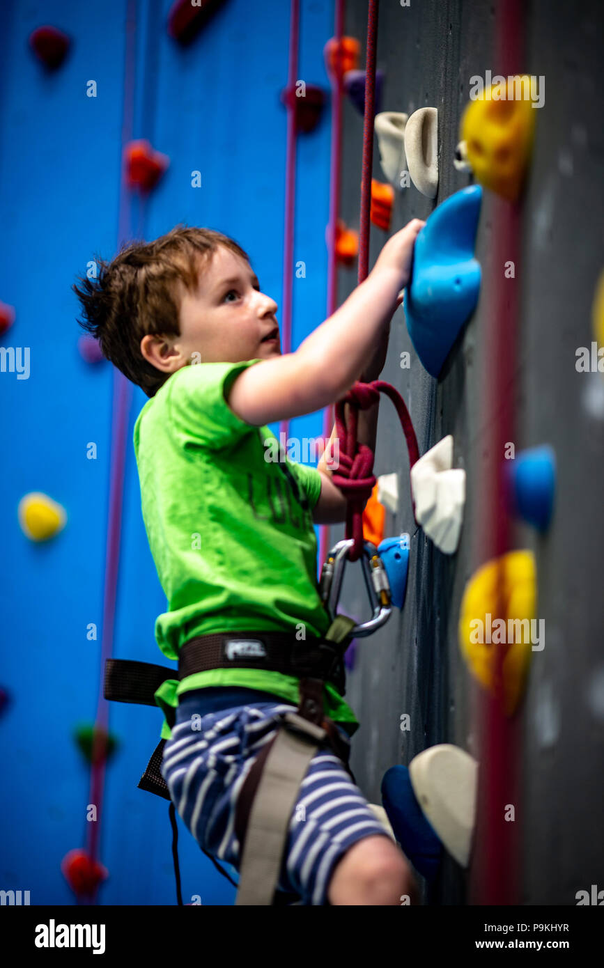 Indoor rock climbing wall hi-res stock photography and images - Alamy