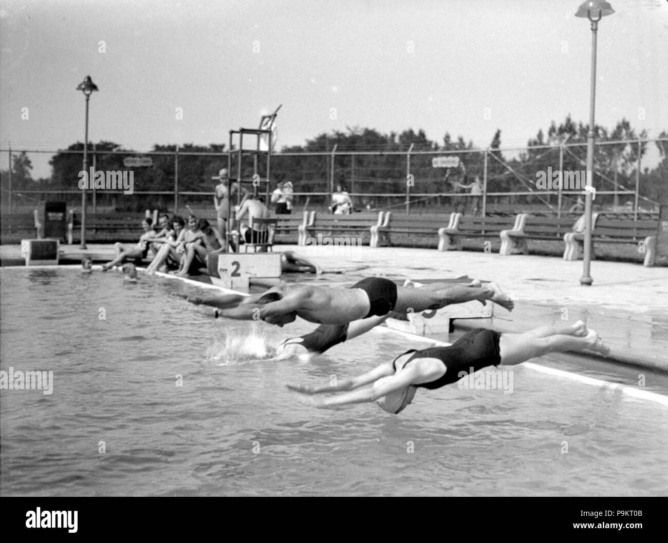 Outdoor pool swimming pool Black and White Stock Photos & Images - Alamy