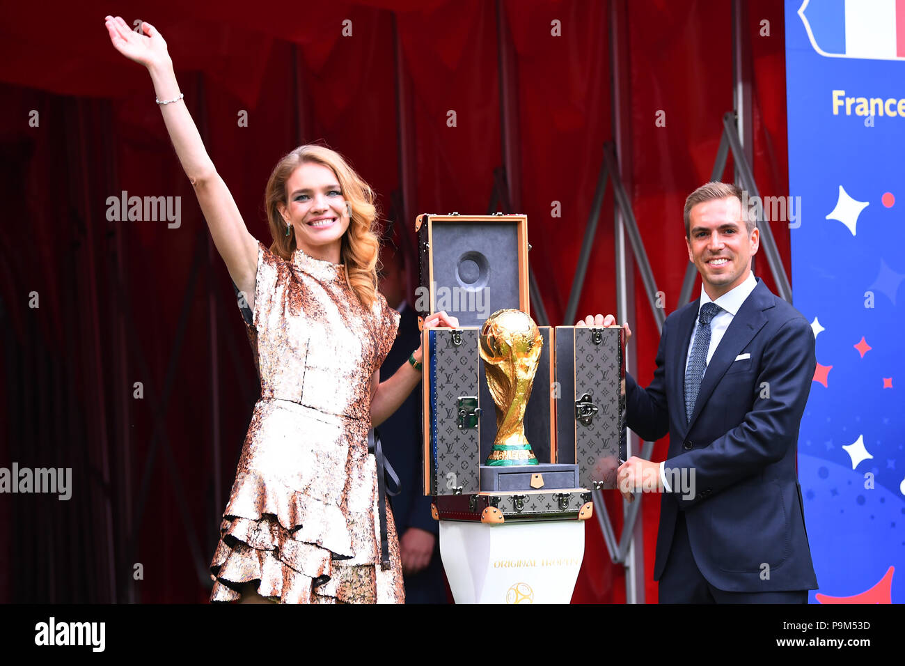 Former Germany captain Philipp Lahm and Natalia Vodianova place the world  cup trophy on a plinth prior to the FIFA World Cup Final at the Luzhniki  Stadium, Moscow Stock Photo - Alamy