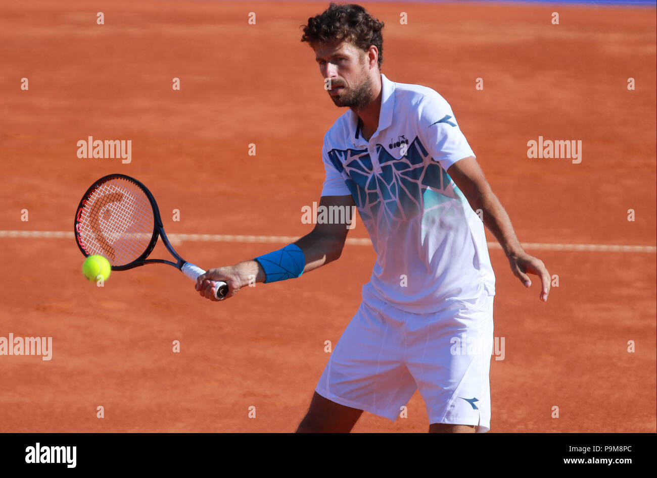 Umag, CROATIA, Umag: Robin Haase of Holland controls the ball during the singles match Klizan v Haase at the ATP 29th Plava laguna Croatia Open Umag tournament at the at the Goran Ivanisevic ATP Stadium, on July 19, 2018 in Umag. Credit: Andrea Spinelli/Alamy Live News Stock Photo