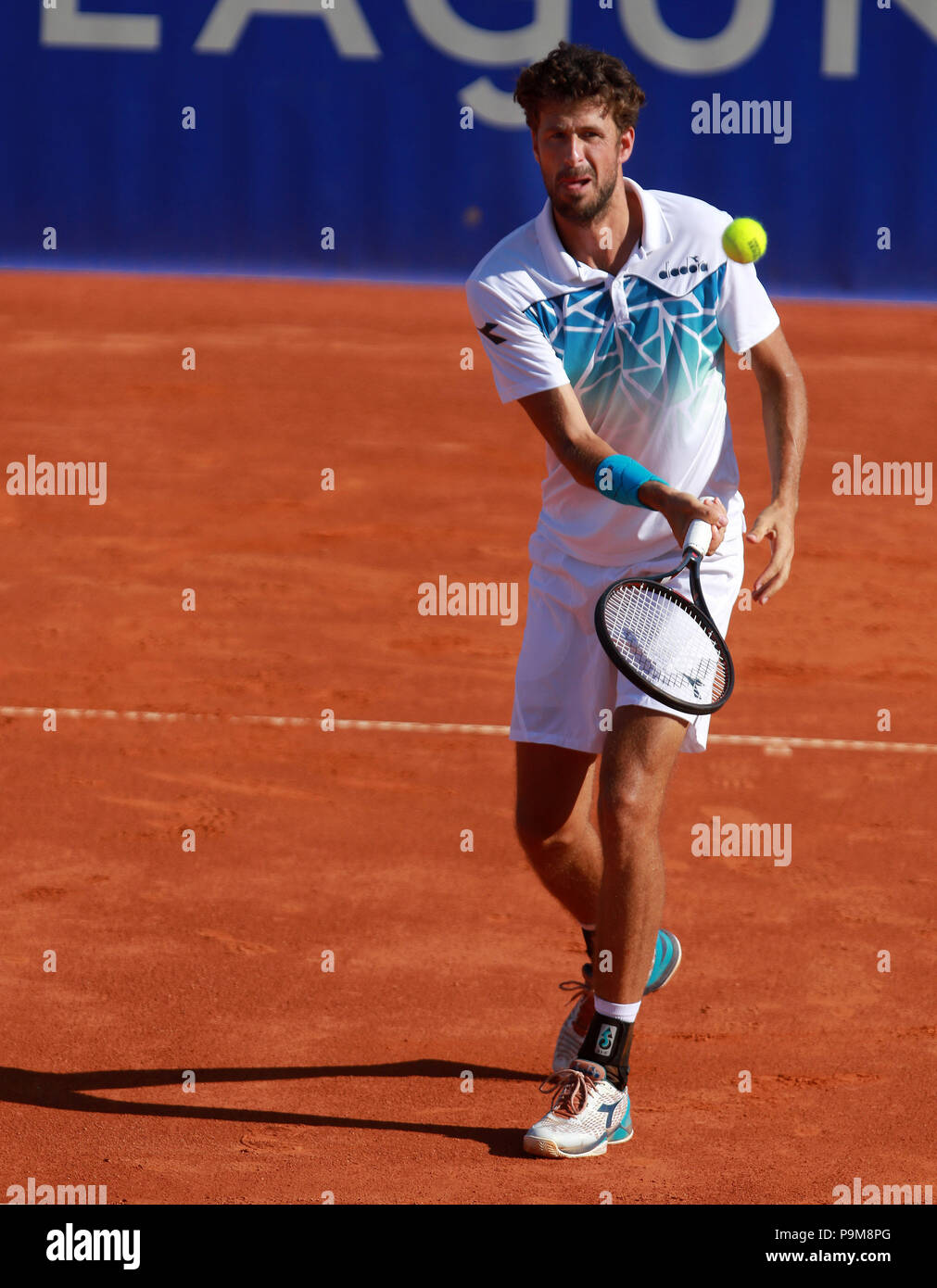 Umag, CROATIA, Umag: Robin Haase of Holland controls the ball during the singles match Klizan v Haase at the ATP 29th Plava laguna Croatia Open Umag tournament at the at the Goran Ivanisevic ATP Stadium, on July 19, 2018 in Umag. Credit: Andrea Spinelli/Alamy Live News Stock Photo