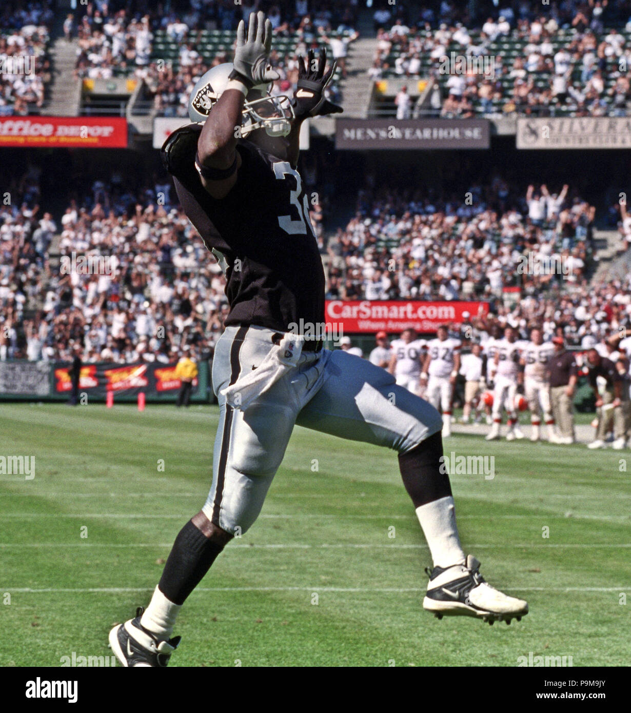 Oakland, California, USA. 24th Sep, 2000. Oakland Raiders vs. Cleveland Browns at Oakland Alameda County Coliseum Sunday, September 24, 2000. Raiders beat Browns 36-10. Oakland Raiders full back Zack Crockett Credit: Al Golub/ZUMA Wire/Alamy Live News Stock Photo