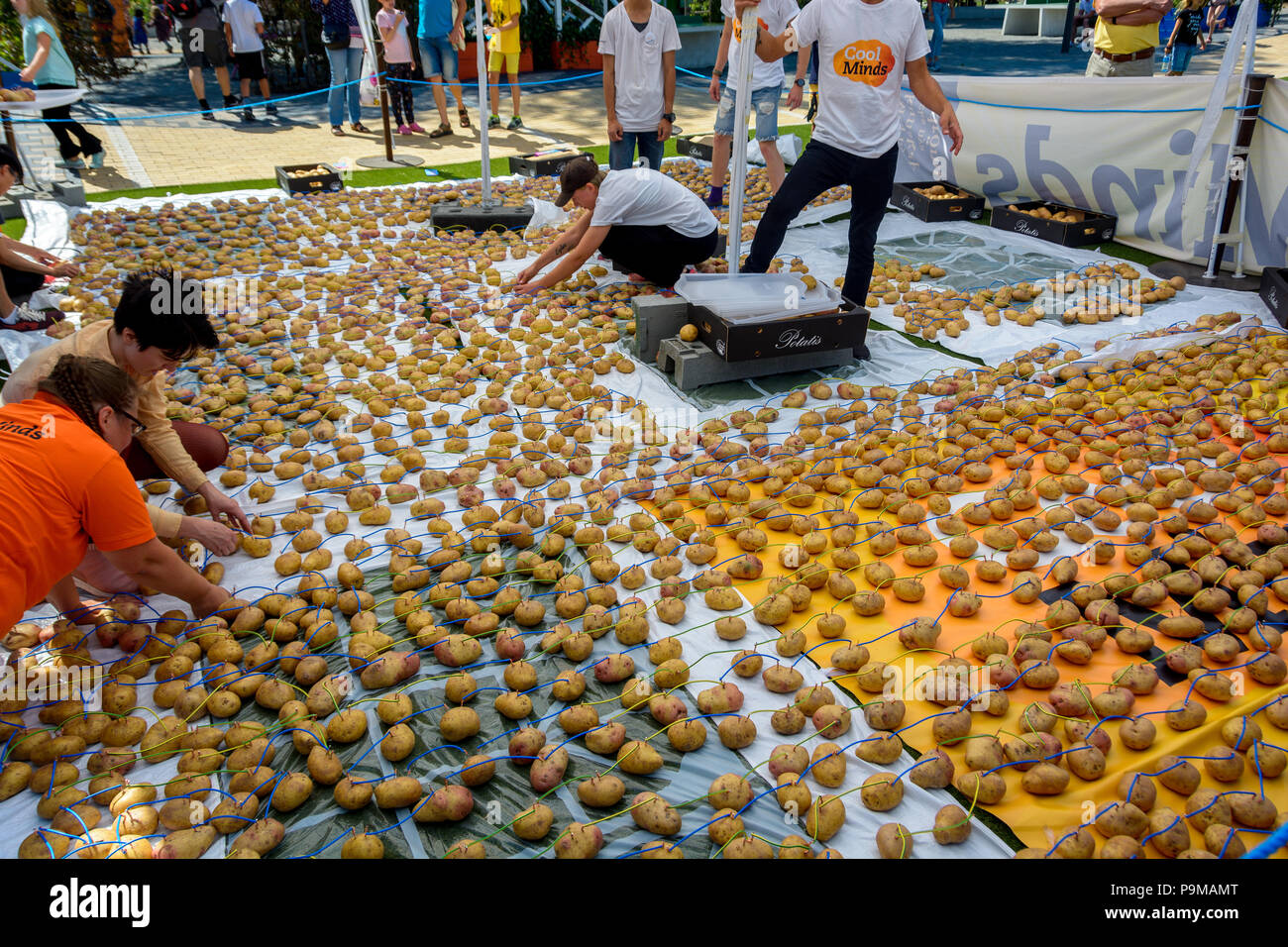 Malmö, Sweden. 19th July, 2018. An attempt at setting a world record in ...